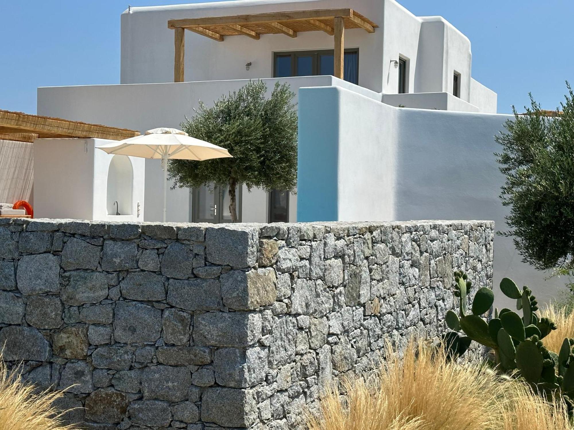 Alio Naxos Luxury Suites อายิโอส ยอร์ยิโอส ภายนอก รูปภาพ