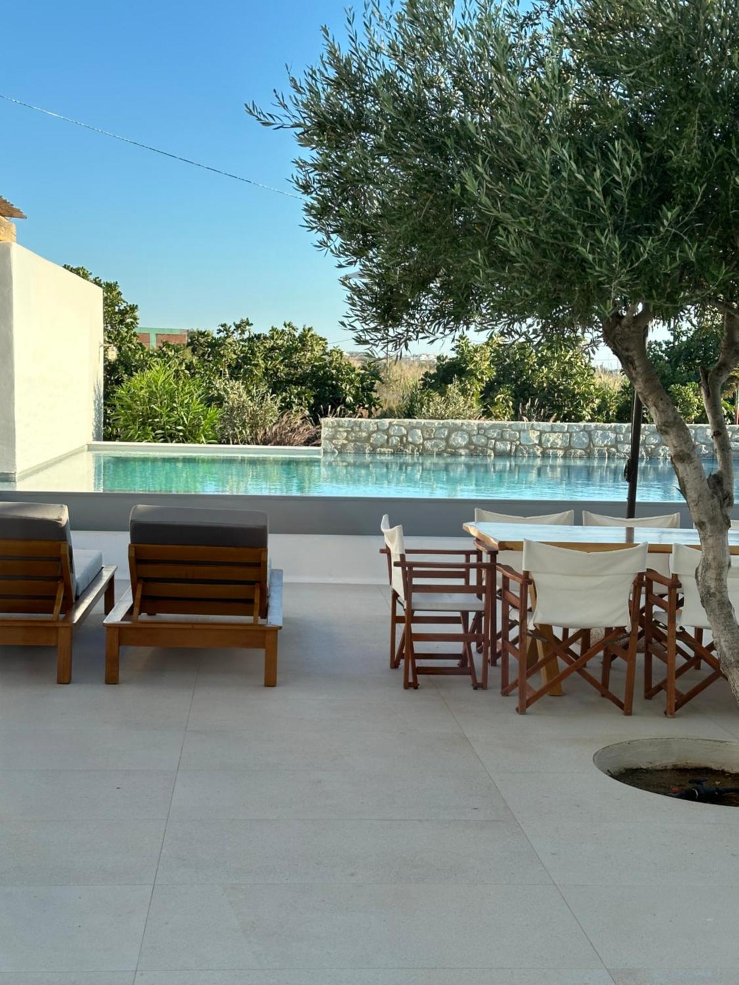 Alio Naxos Luxury Suites อายิโอส ยอร์ยิโอส ภายนอก รูปภาพ